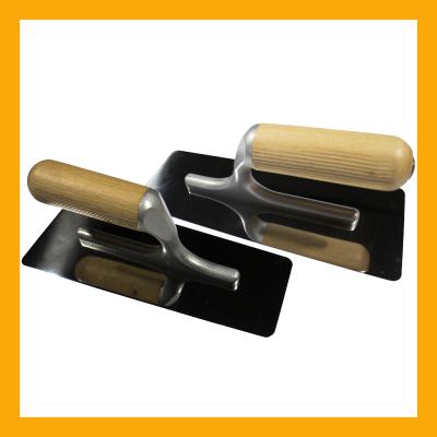 AHŞAP SAPLI ÇELİK MALA